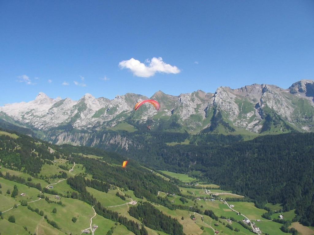 Hotel La Montagne La Clusaz Δωμάτιο φωτογραφία